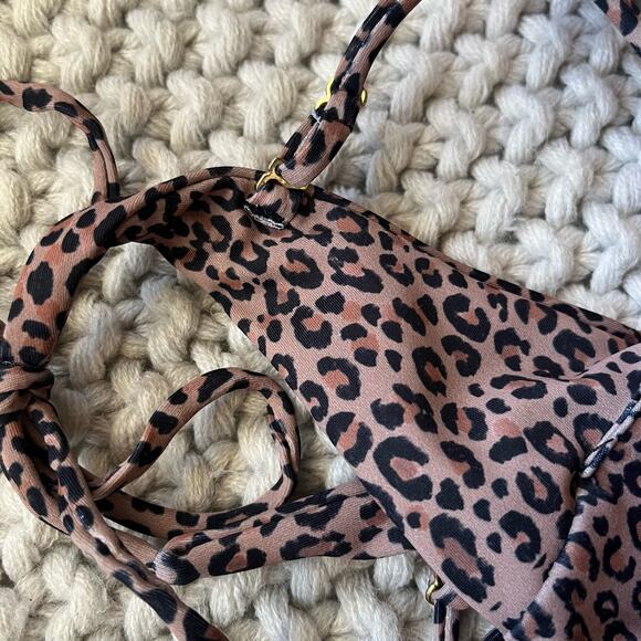 Skatie• ‘Sophie’ Bikini Top in HOUSTON - Picture 14 of 15